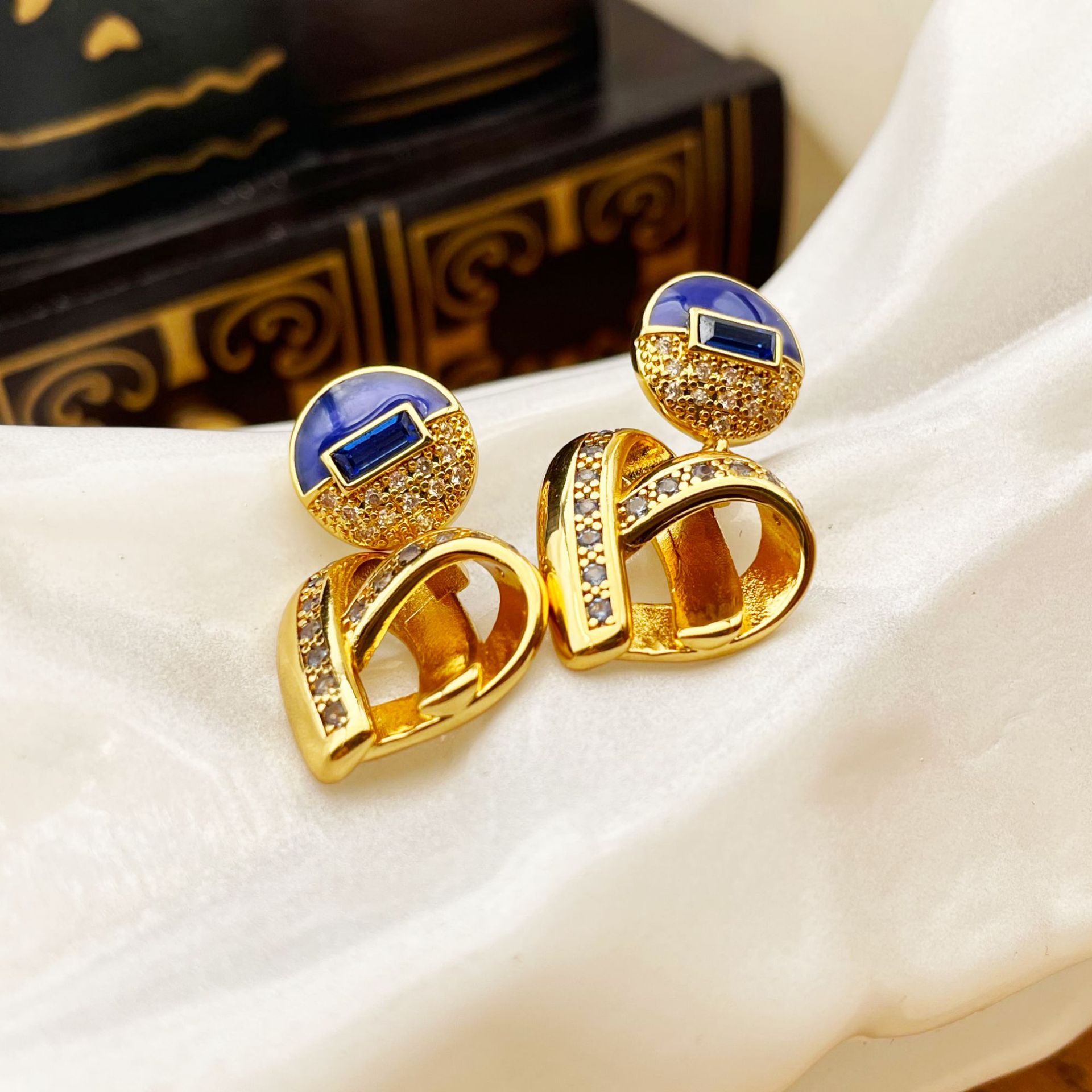 Three-dimensional Hollow Line Love Inlaid Earrings