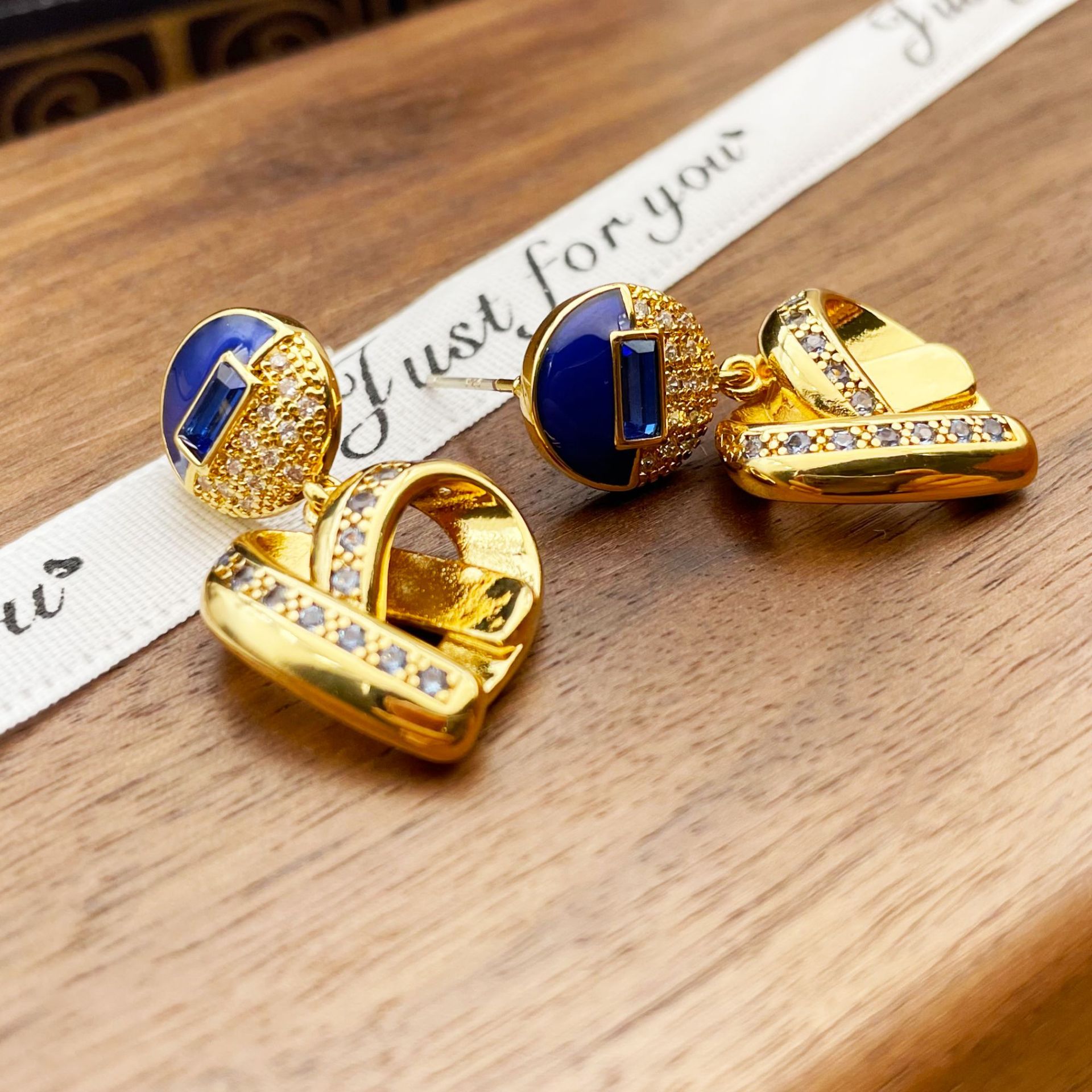 Three-dimensional Hollow Line Love Inlaid Earrings