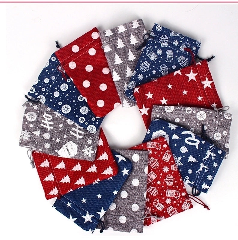 50 Pieces Christmas Party Gift Bags with Tree and Star Designs | Holiday Gift Wrapping Supplies