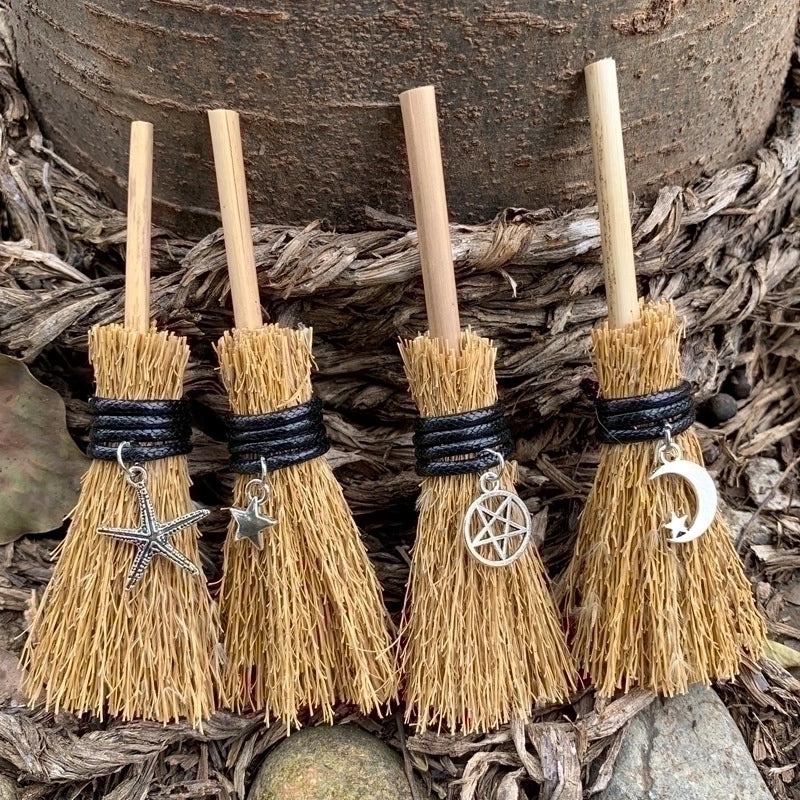 Wooden Broomstick with Pastoral Plant Design|Home Decor Accessories