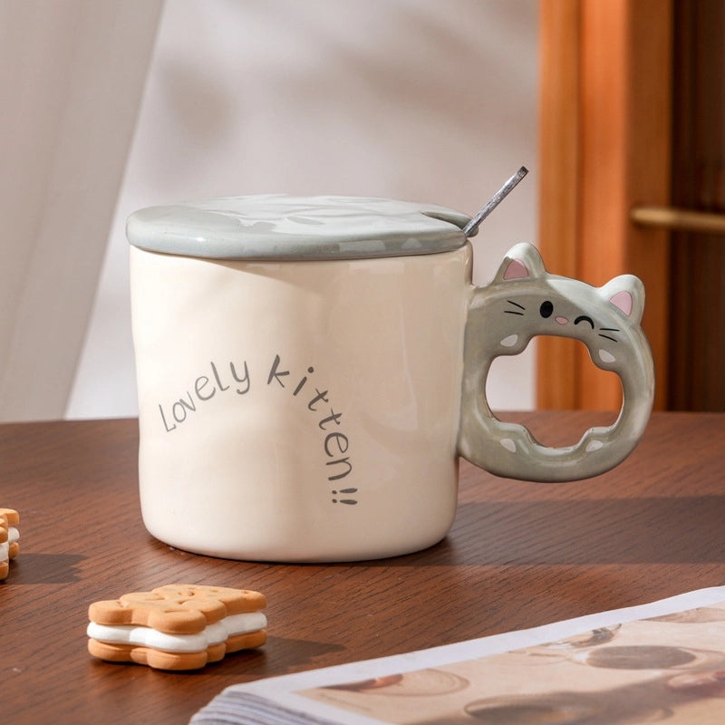 Charming Ceramic Letter Mug for Everyday Use | Home & Kitchen>Mugs & Drinkware>Ceramic Mugs