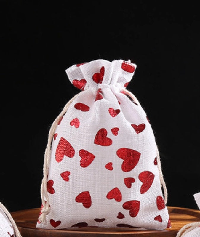 Minimalist Heart-Shaped Fabric Accessory for Everyday Wear|Jewelry & Accessories