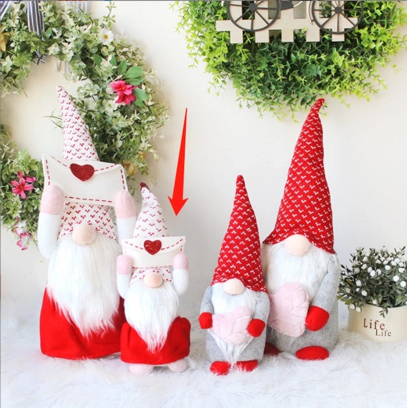 Stylish Faceless Dwarf Rudolph Doll with Heart Pattern | Holiday Home Decorations
