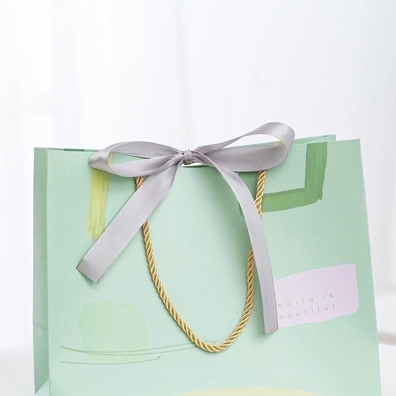 Gift Bags for Clothing and Shopping | Packaging & Gift Wrapping Supplies