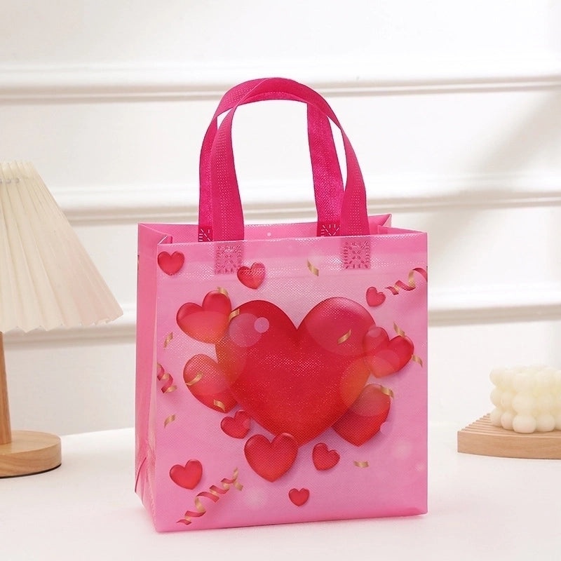 Minimalist Heart Shape Nonwoven Gift Bag for Valentine's Day and Birthday | Gift Bags & Packaging
