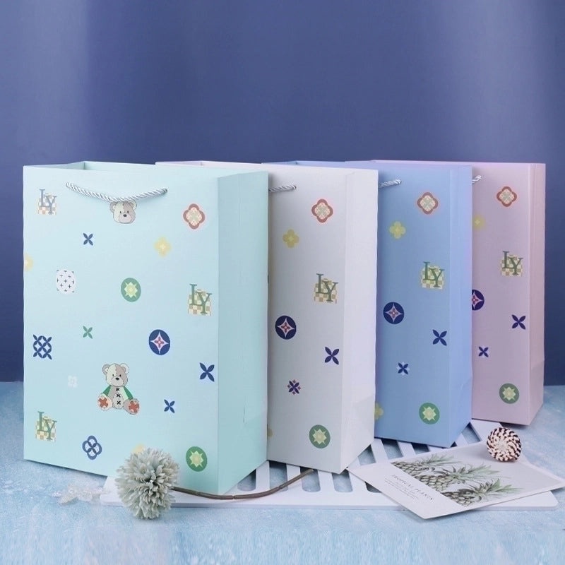 Fashion Bear White Cardboard Gift Bag 210g Daily Use 1 Piece|Gift Bags & Wrapping Supplies