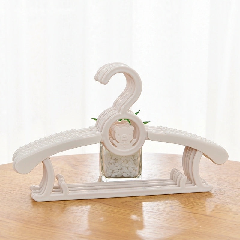 Retractable Plastic Clothes Hanger with Simple Geometric Design|Home & Living/Closet Storage & Organization