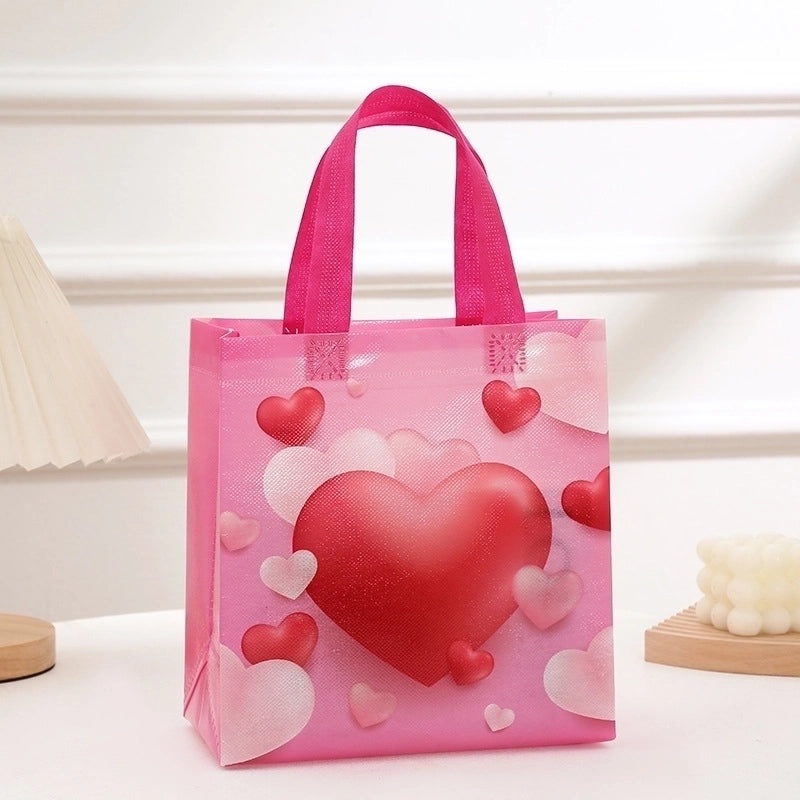 Minimalist Heart Shape Nonwoven Gift Bag for Valentine's Day and Birthday | Gift Bags & Packaging
