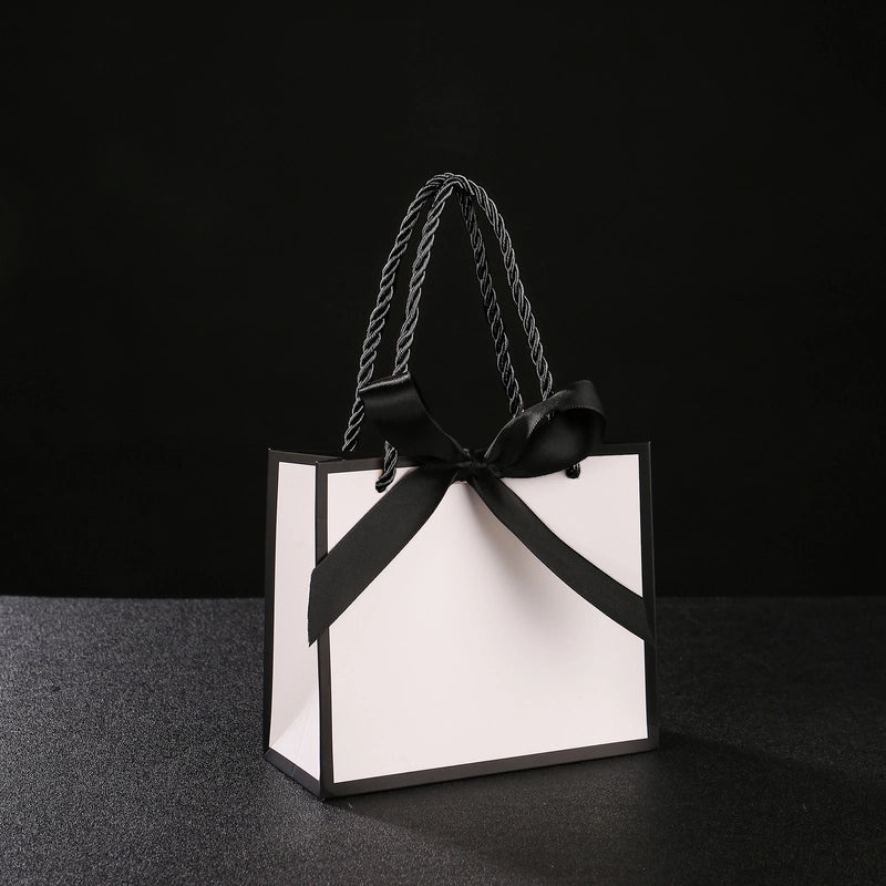 2 White Bow Knot Gift Bags for Wedding Engagement Holiday Party|Gift Bags and Wrapping Accessories
