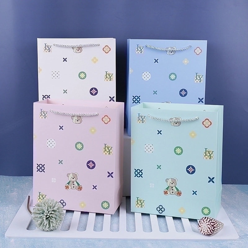Fashion Bear White Cardboard Gift Bag 210g Daily Use 1 Piece|Gift Bags & Wrapping Supplies