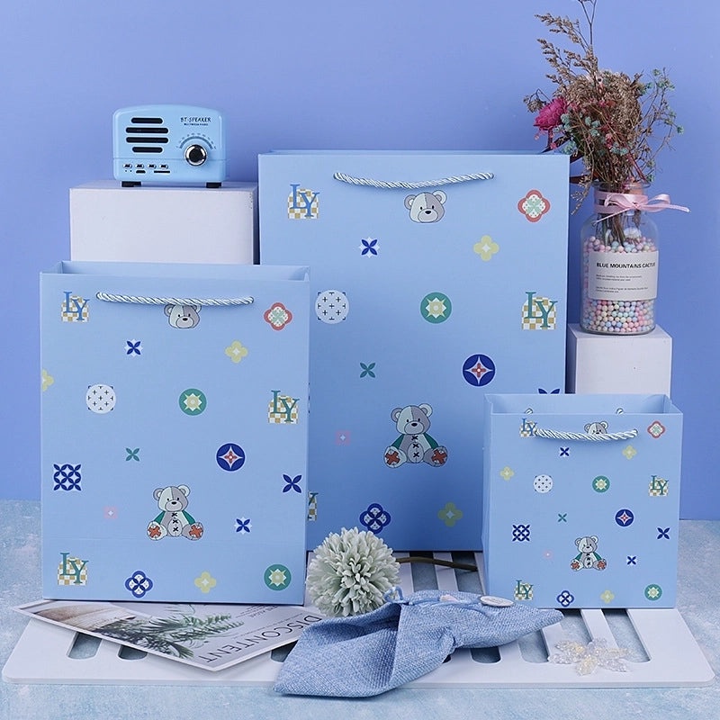 Fashion Bear White Cardboard Gift Bag 210g Daily Use 1 Piece|Gift Bags & Wrapping Supplies