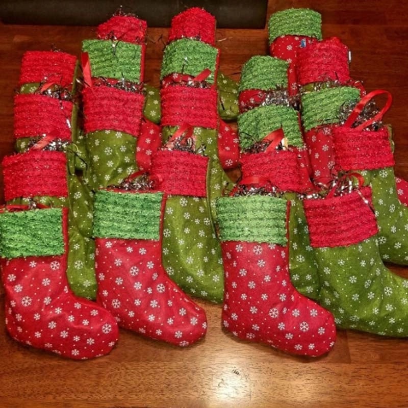 Festive Snowflake Gift Bags for Christmas Party | Party Supplies