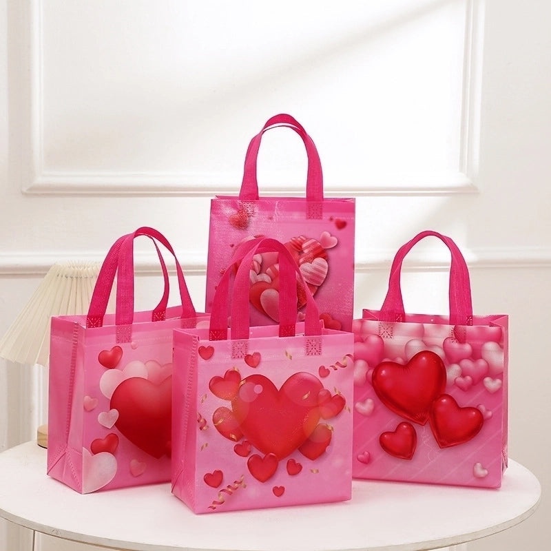 Minimalist Heart Shape Nonwoven Gift Bag for Valentine's Day and Birthday | Gift Bags & Packaging