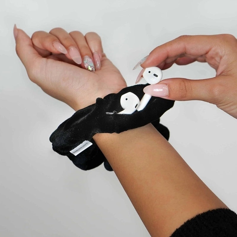 Multi-functional Hair Band with Hidden Storage Pocket for Money and Small Items | Accessories & Storage