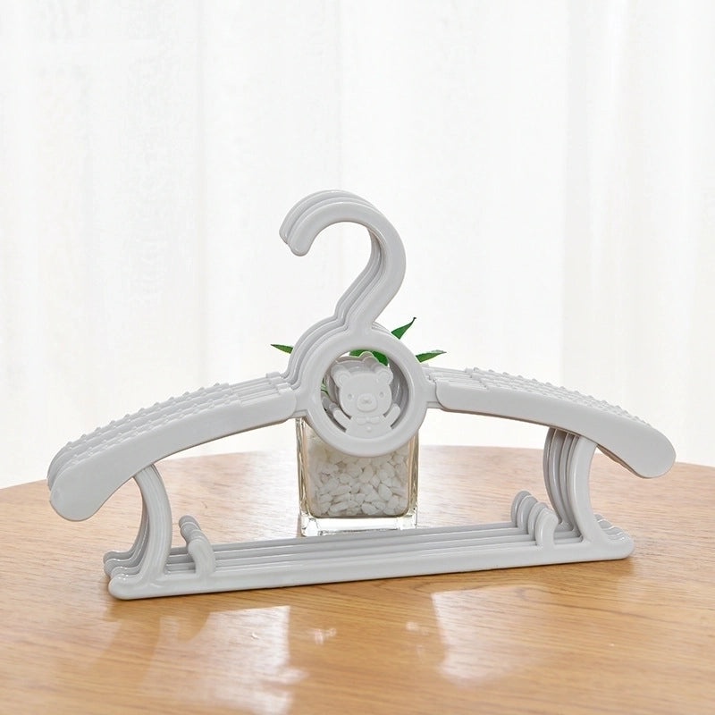 Retractable Plastic Clothes Hanger with Simple Geometric Design|Home & Living/Closet Storage & Organization