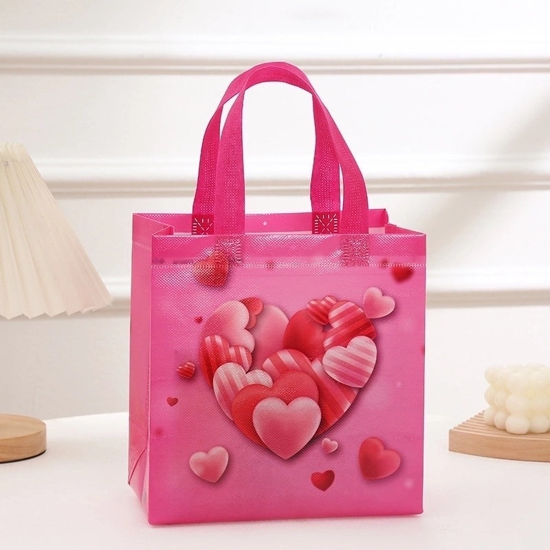 Minimalist Heart Shape Nonwoven Gift Bag for Valentine's Day and Birthday | Gift Bags & Packaging