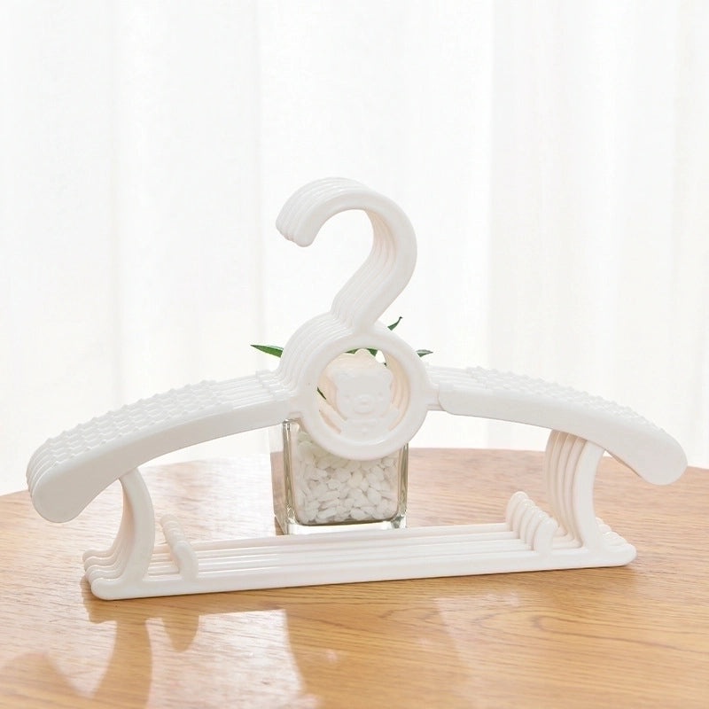 Retractable Plastic Clothes Hanger with Simple Geometric Design|Home & Living/Closet Storage & Organization