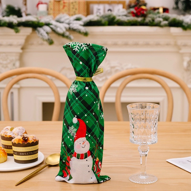 Festive Color Block Polyester Bottle Cover for Christmas Holiday Decor|Home & Kitchen > Kitchen & Dining > Barware > Bottle Accessories