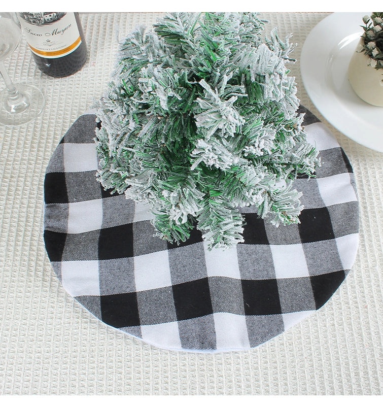 Minimalist Color Block Christmas Tree Skirt for Holiday Party Decor | Home & Living Decorations