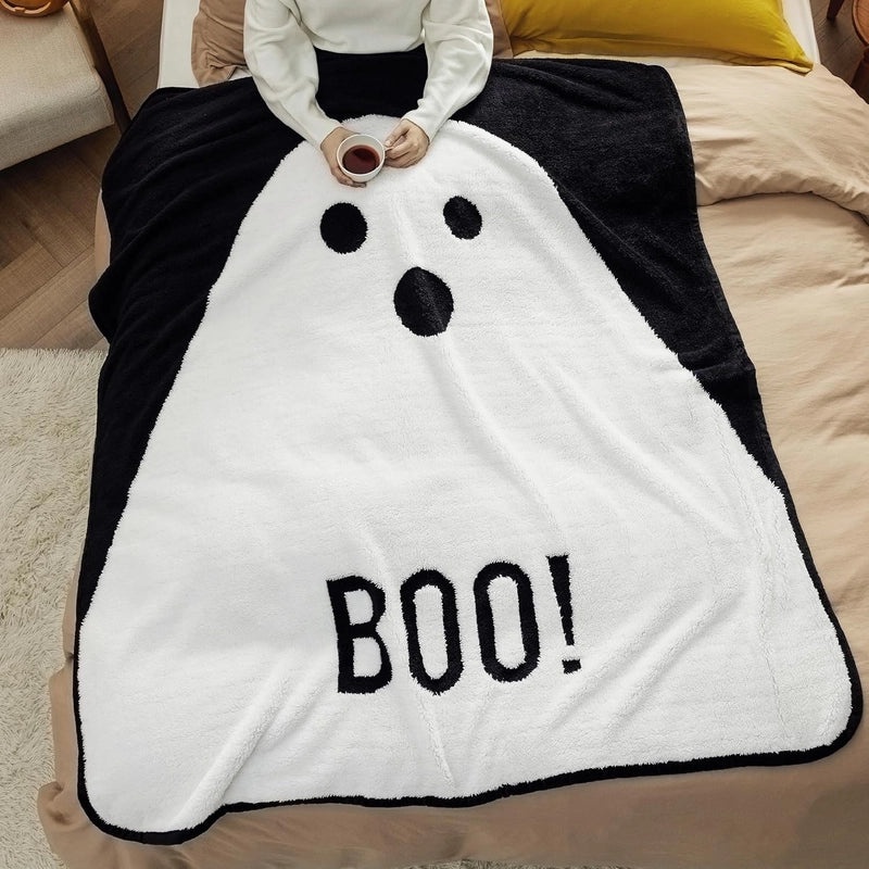 Halloween Bat Pattern Polyester Throw Blanket | Home Decor & Bedding