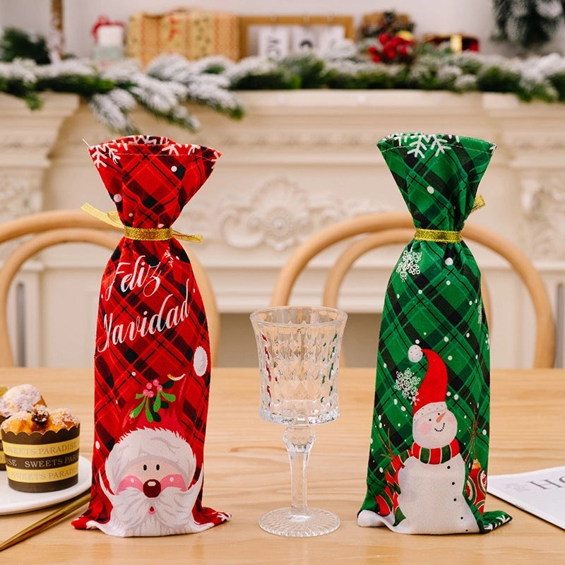 Festive Color Block Polyester Bottle Cover for Christmas Holiday Decor|Home & Kitchen > Kitchen & Dining > Barware > Bottle Accessories