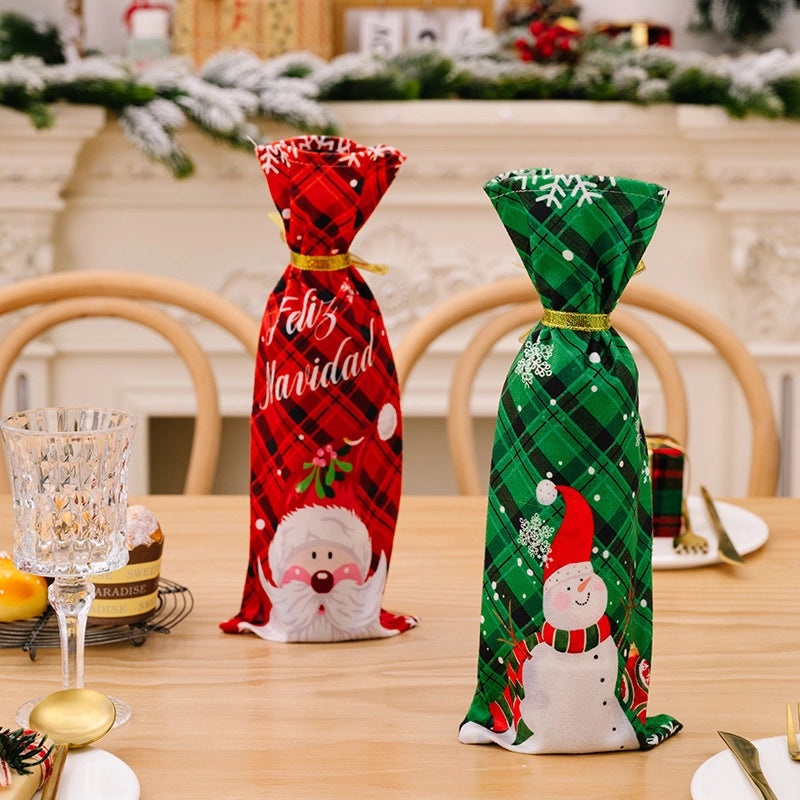 Festive Color Block Polyester Bottle Cover for Christmas Holiday Decor|Home & Kitchen > Kitchen & Dining > Barware > Bottle Accessories