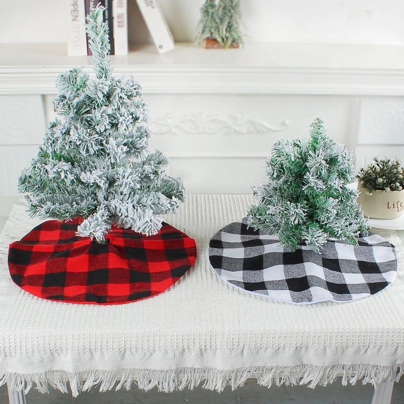 Minimalist Color Block Christmas Tree Skirt for Holiday Party Decor | Home & Living Decorations