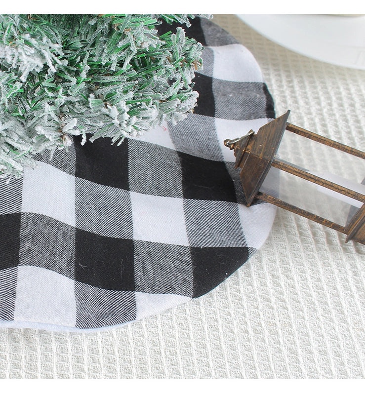 Minimalist Color Block Christmas Tree Skirt for Holiday Party Decor | Home & Living Decorations