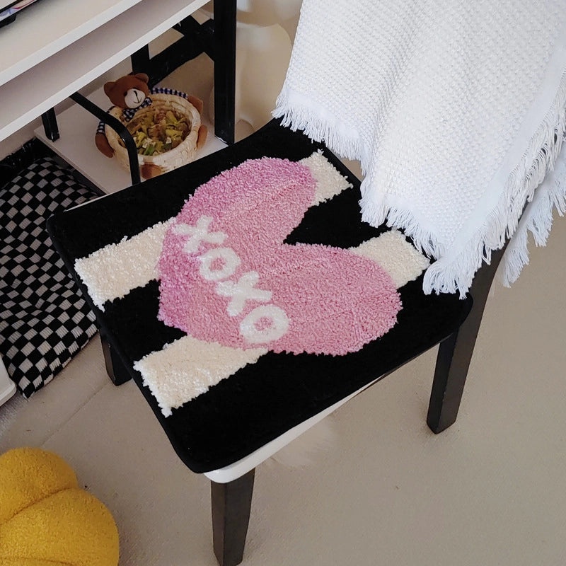 Elegant Nordic Heart-Shaped Polyester Cushion for Sofa and Couch Comfort|Home Decor Cushions