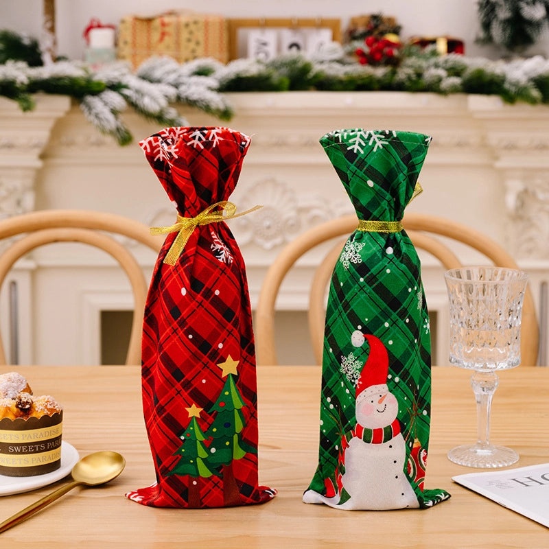 Festive Color Block Polyester Bottle Cover for Christmas Holiday Decor|Home & Kitchen > Kitchen & Dining > Barware > Bottle Accessories