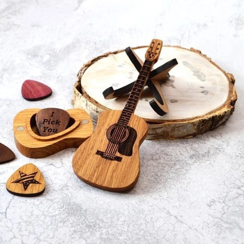 Minimalist Wooden Guitar Decor for Valentine's Day|Home Decor
