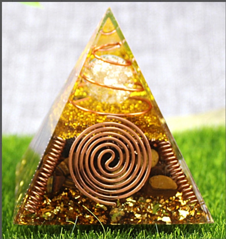 Minimalist Resin Crystal Pyramid Ornament|Home Decor Accessories