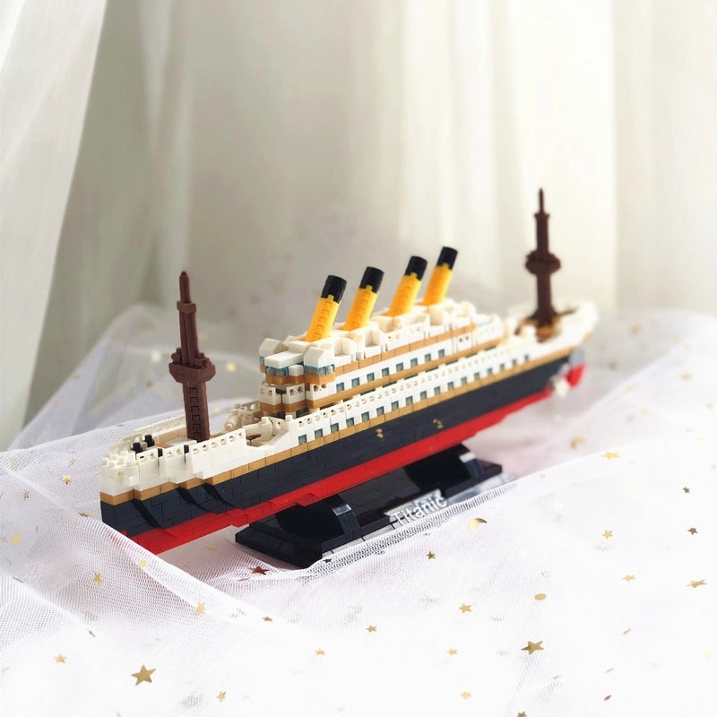 Titanic Cruise Mini Block Set Building Toys for Boys and Girls Couples Gift Decorative Ornaments|Toys & Games