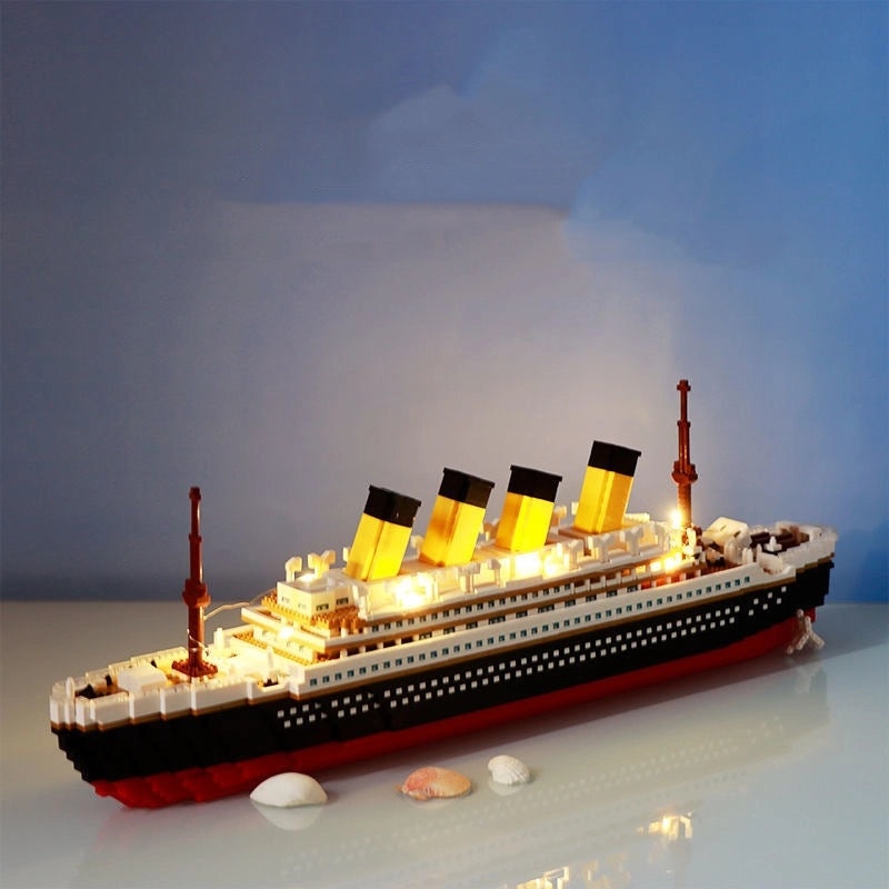 Titanic Cruise Mini Block Set Building Toys for Boys and Girls Couples Gift Decorative Ornaments|Toys & Games