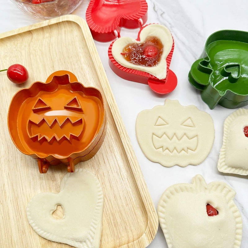 Red Heart ABS Kitchen Mold for Halloween and Christmas Casual Elegant Baking | Home & Kitchen > Kitchen Tools & Gadgets