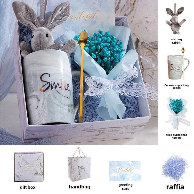 Holiday Ceramic Bear Towel with Handheld Fan and Cardboard for Christmas and Valentine’s Day|Seasonal Gift Sets