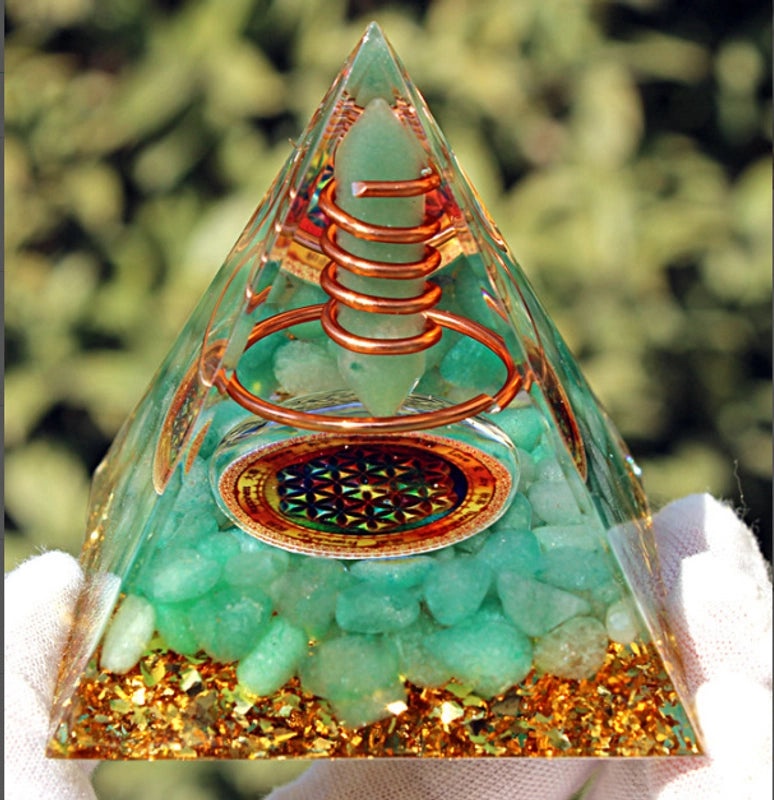 Minimalist Resin Crystal Pyramid Ornament|Home Decor Accessories
