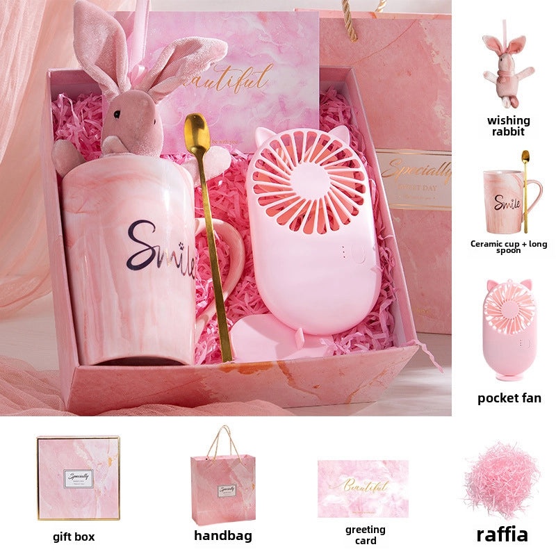 Holiday Ceramic Bear Towel with Handheld Fan and Cardboard for Christmas and Valentine’s Day|Seasonal Gift Sets