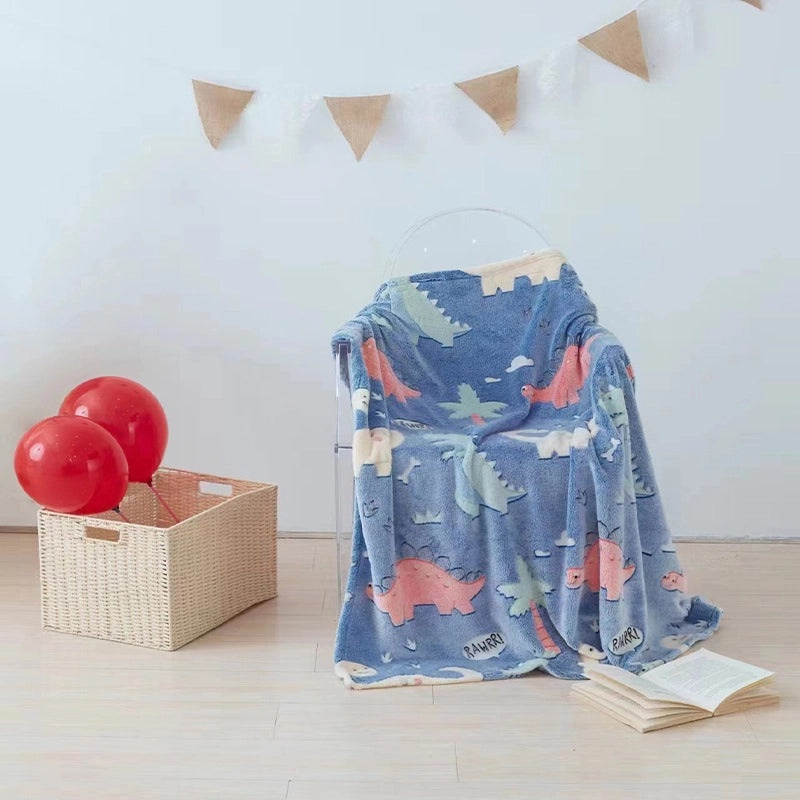 Adorable Dinosaur and Star Pattern Flannel Blanket for Cozy Bedding|Home & Living Bedding