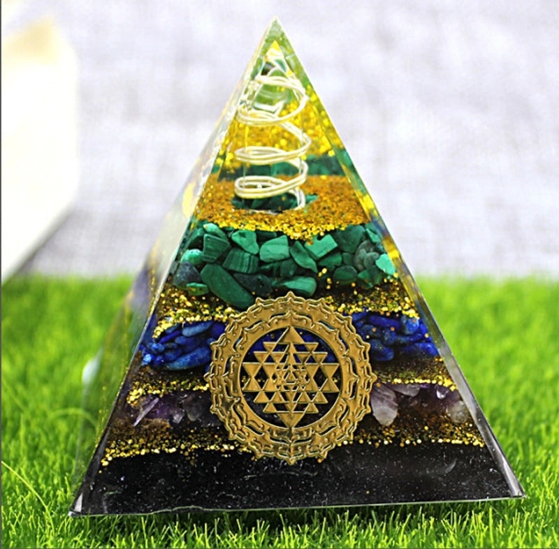 Minimalist Resin Crystal Pyramid Ornament|Home Decor Accessories