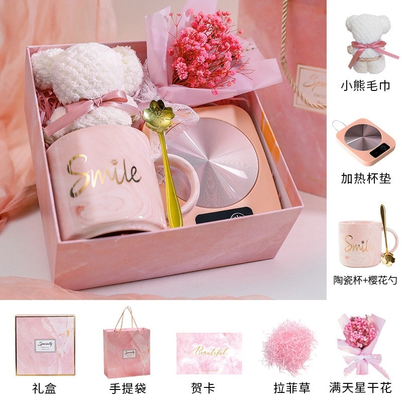 Holiday Ceramic Bear Towel with Handheld Fan and Cardboard for Christmas and Valentine’s Day|Seasonal Gift Sets