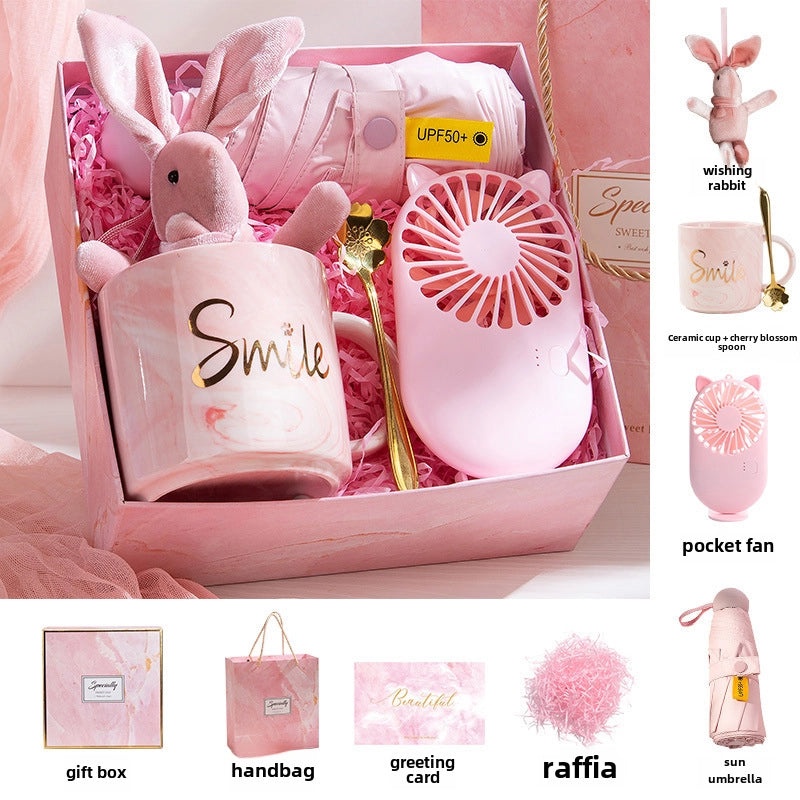 Holiday Ceramic Bear Towel with Handheld Fan and Cardboard for Christmas and Valentine’s Day|Seasonal Gift Sets