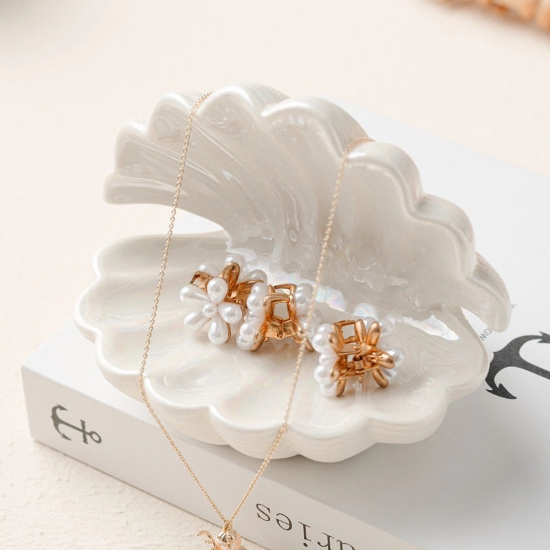 Minimalist White Shell Tray Decorative Piece for Beach-Themed Home | Home Decor