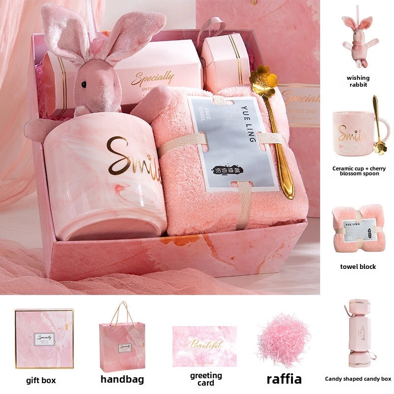 Holiday Ceramic Bear Towel with Handheld Fan and Cardboard for Christmas and Valentine’s Day|Seasonal Gift Sets