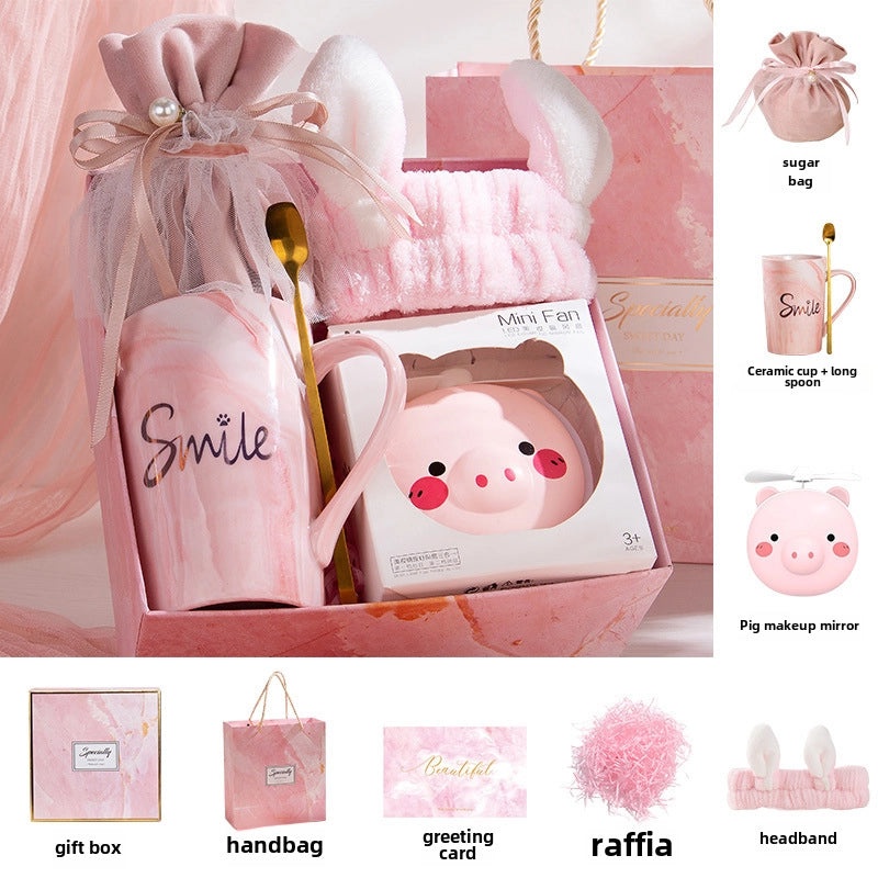 Holiday Ceramic Bear Towel with Handheld Fan and Cardboard for Christmas and Valentine’s Day|Seasonal Gift Sets