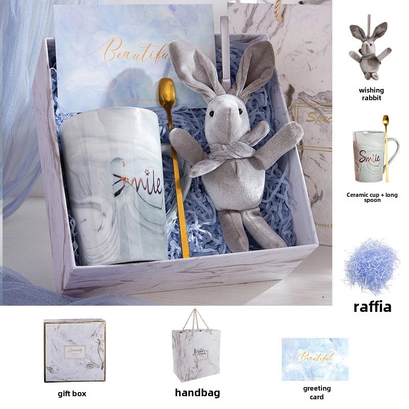 Holiday Ceramic Bear Towel with Handheld Fan and Cardboard for Christmas and Valentine’s Day|Seasonal Gift Sets