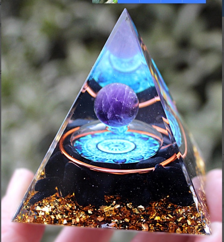 Minimalist Resin Crystal Pyramid Ornament|Home Decor Accessories