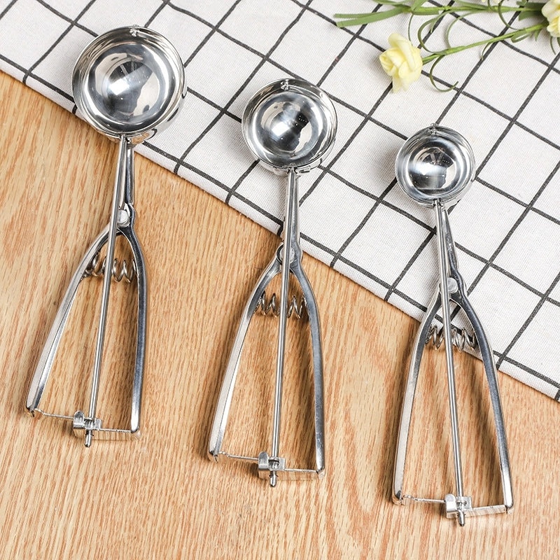 Elegant Solid Color Stainless Steel Spoon for Everyday Use|Kitchen & Dining Utensils