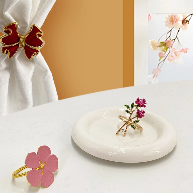 White Floral Napkin Rings Set | Home & Kitchen Tableware
