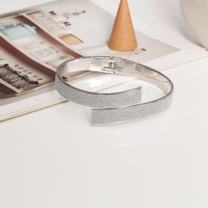 Stylish Geometric Metal Curtain Tieback Holder for Window Decor|Home & Living Accessories